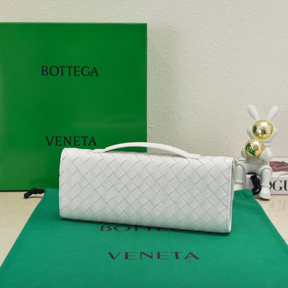 BV Long Clutch Andiamo 31 White Leather Ghw