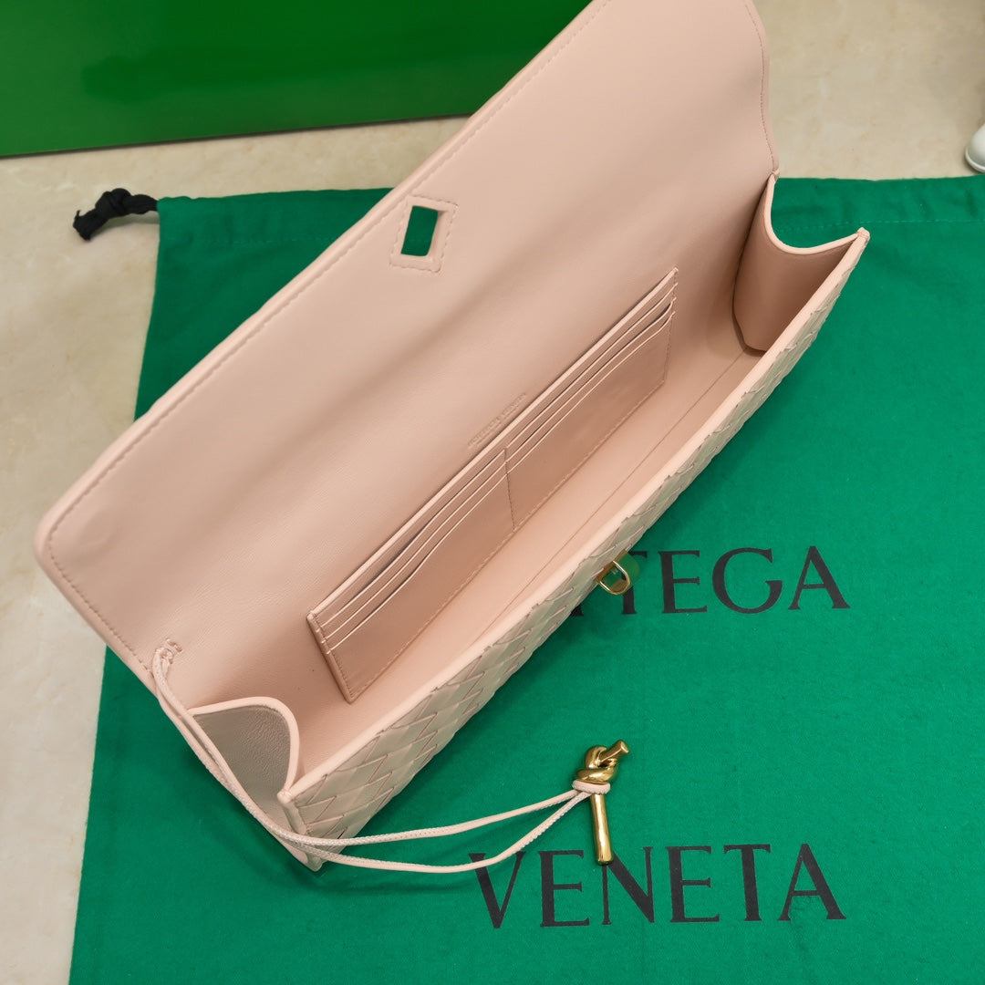 BV Long Clutch Andiamo 31 Pink Leather Ghw