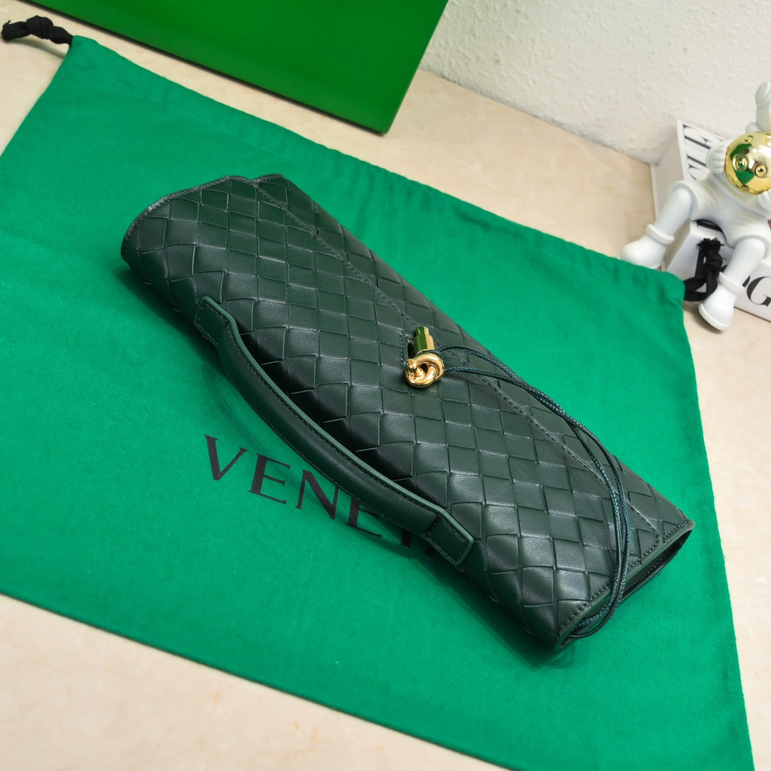 BV Long Clutch Andiamo 31 Dark Green Leather Ghw