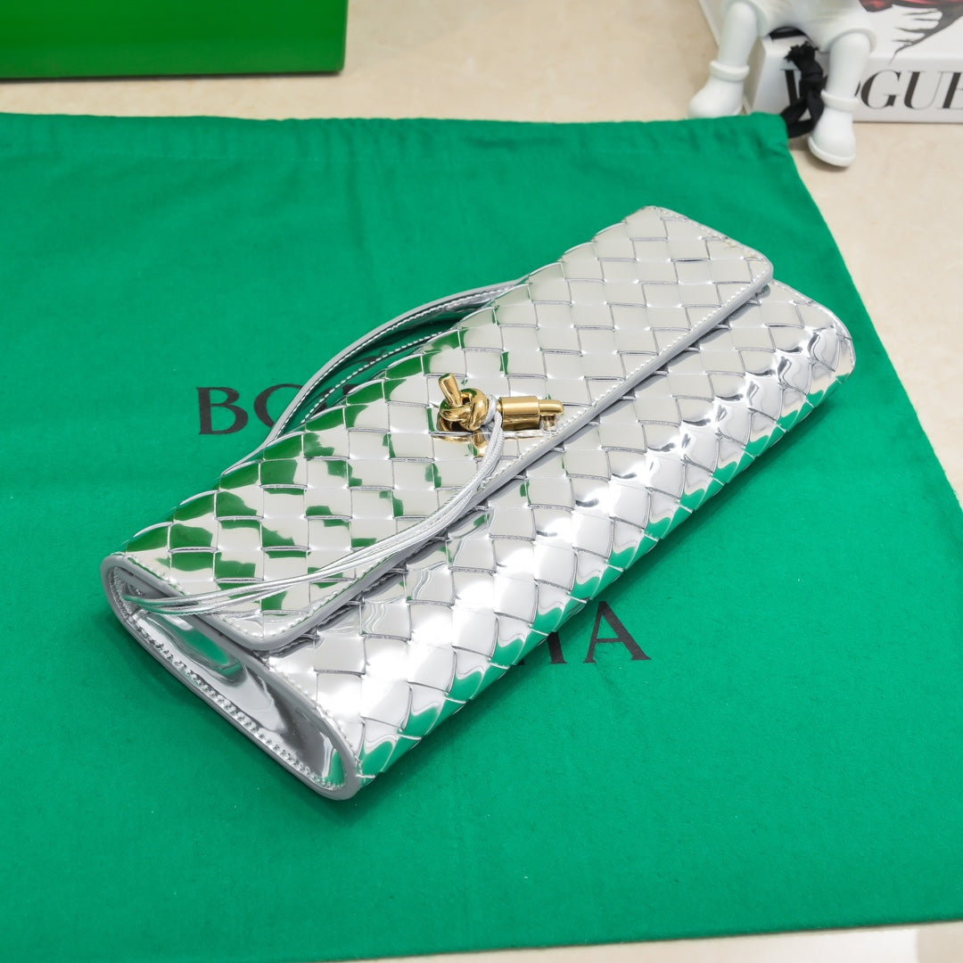 BV Long Clutch Andiamo 31 Silver Metalic Leather Ghw