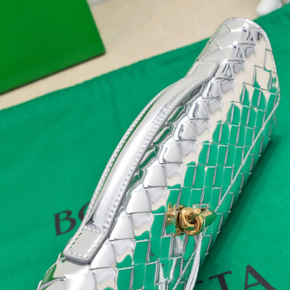 BV Long Clutch Andiamo 31 Silver Metalic Leather Ghw
