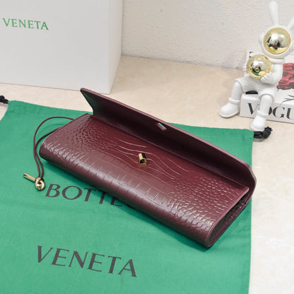 BV Long Clutch Andiamo 31 Burgundy Crocodile Calfskin Ghw