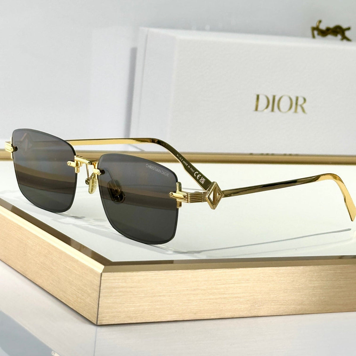 MONTAIGNE SUNGLASS CD DIAMOND S11U IN METAL