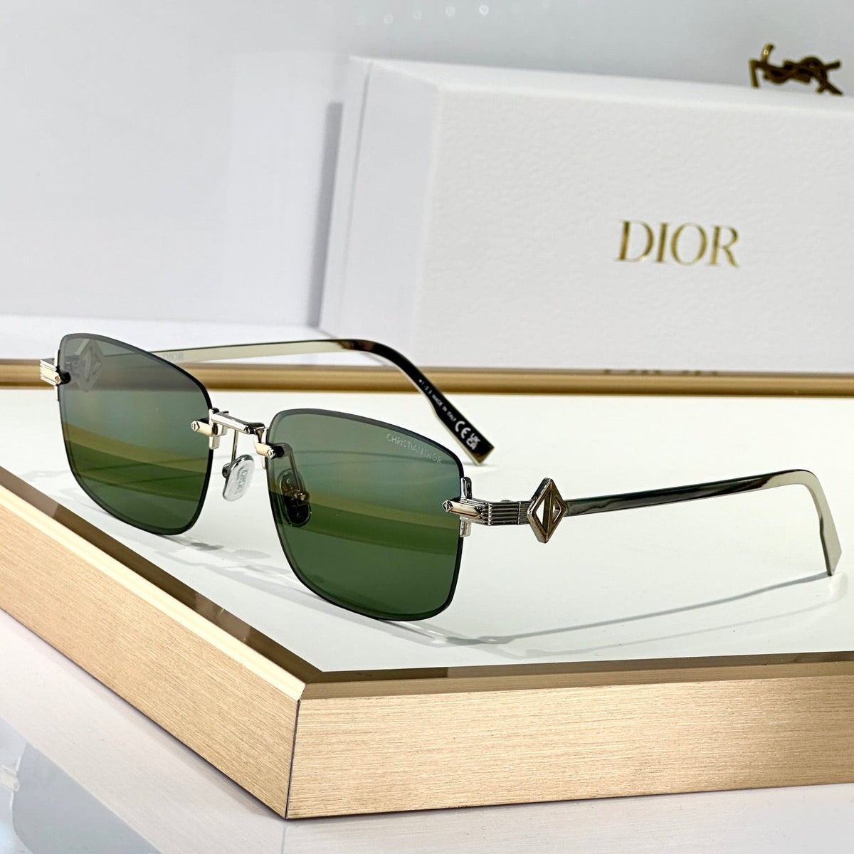 MONTAIGNE SUNGLASS CD DIAMOND S11U IN METAL