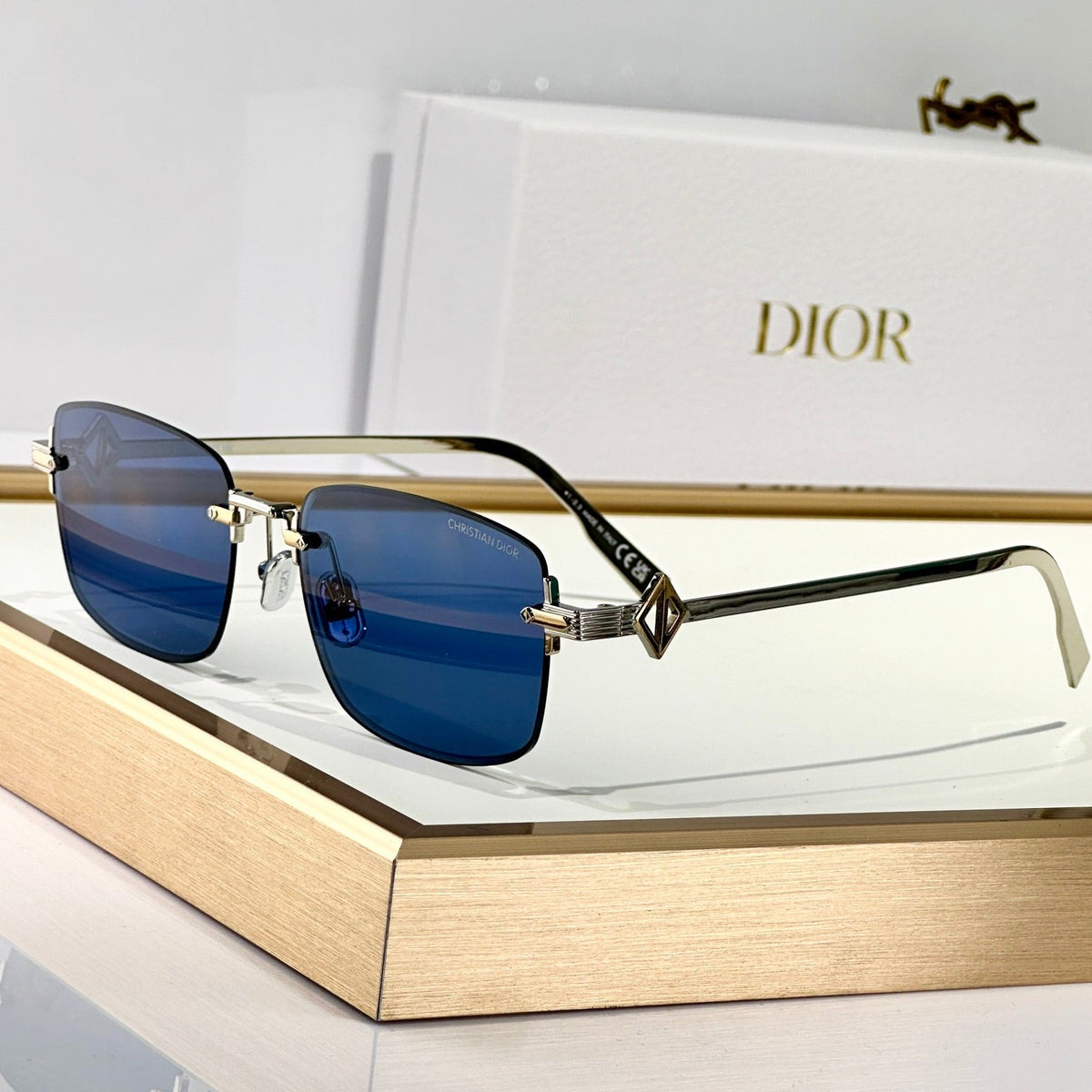 MONTAIGNE SUNGLASS CD DIAMOND S11U IN METAL