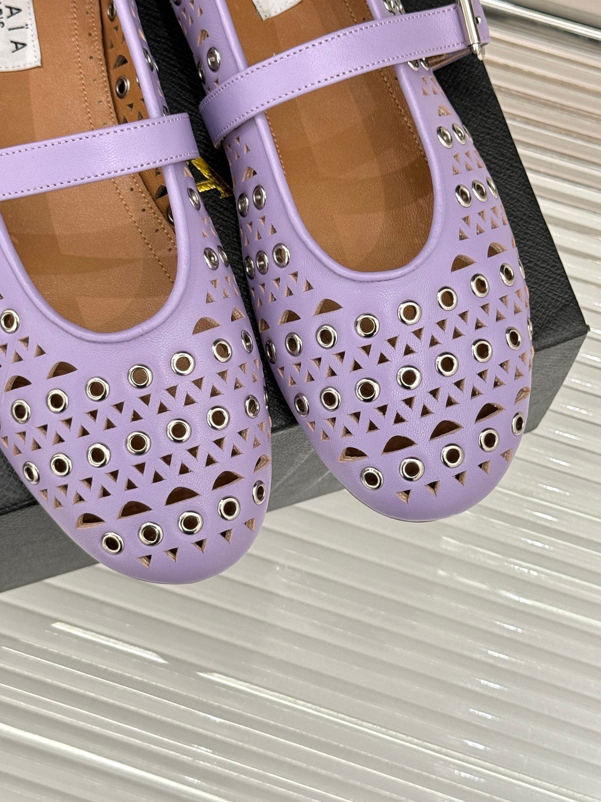 MARY JANE IN PASTEL GRAY CALFSKIN