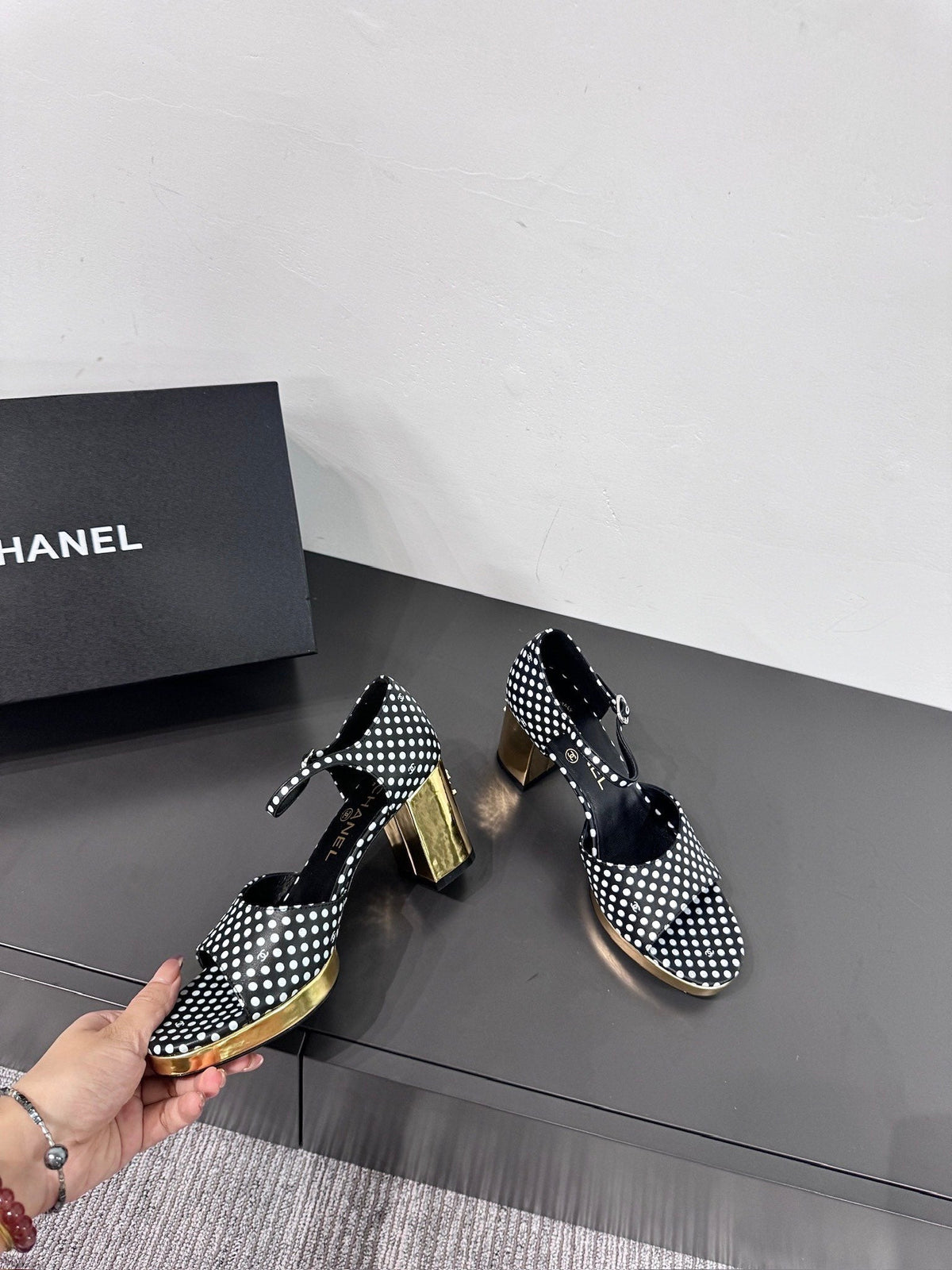BLOCK HEEL SANDALS BLACK POLKA DOT SHEEPSKIN