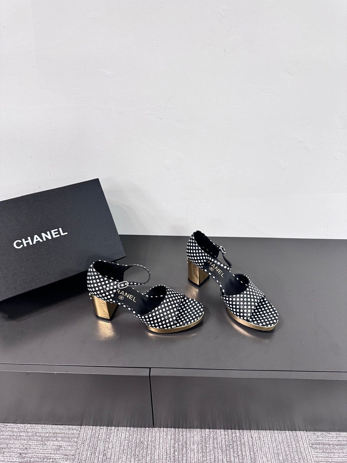 BLOCK HEEL SANDALS BLACK POLKA DOT SHEEPSKIN