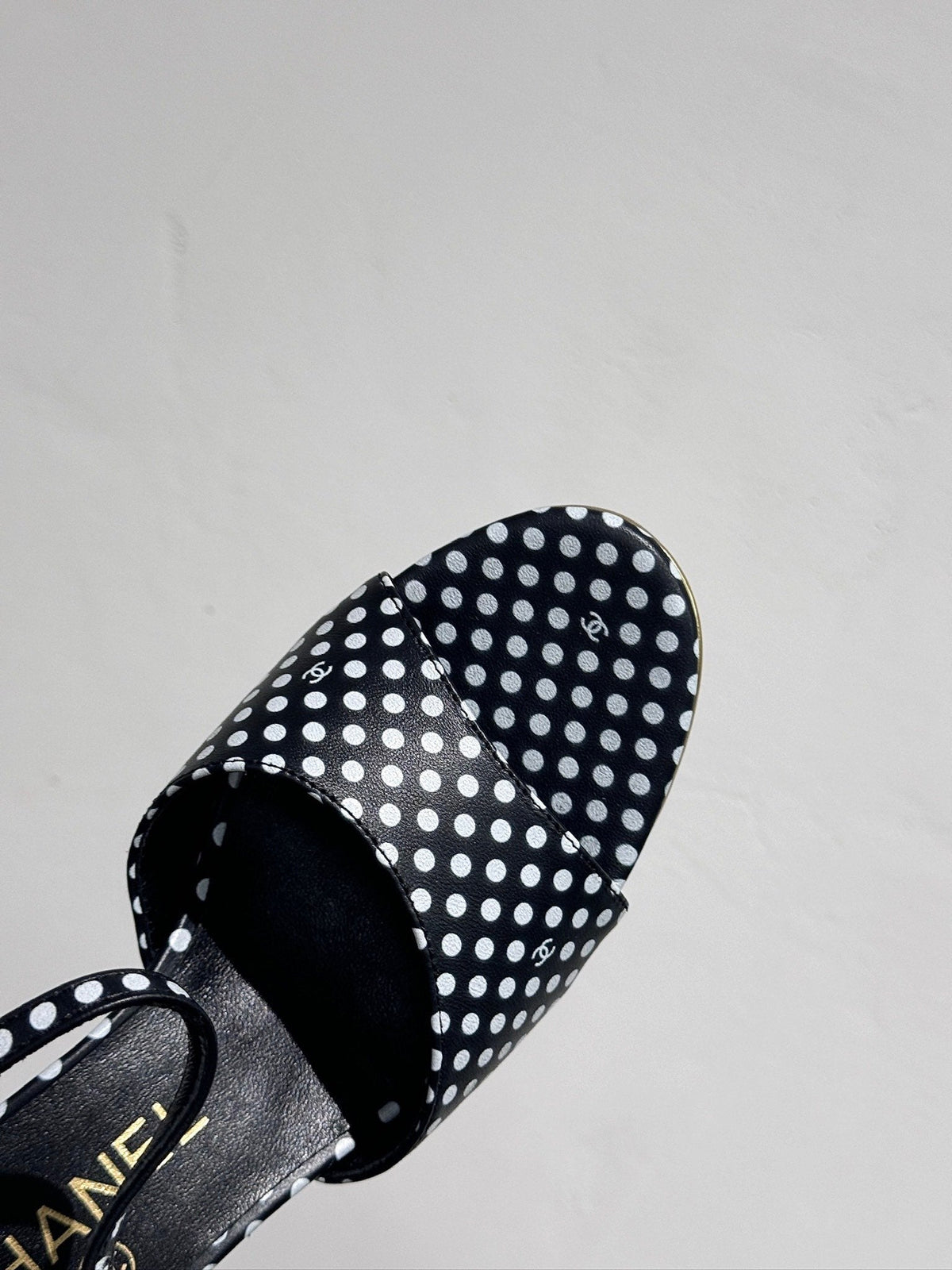 BLOCK HEEL SANDALS BLACK POLKA DOT SHEEPSKIN