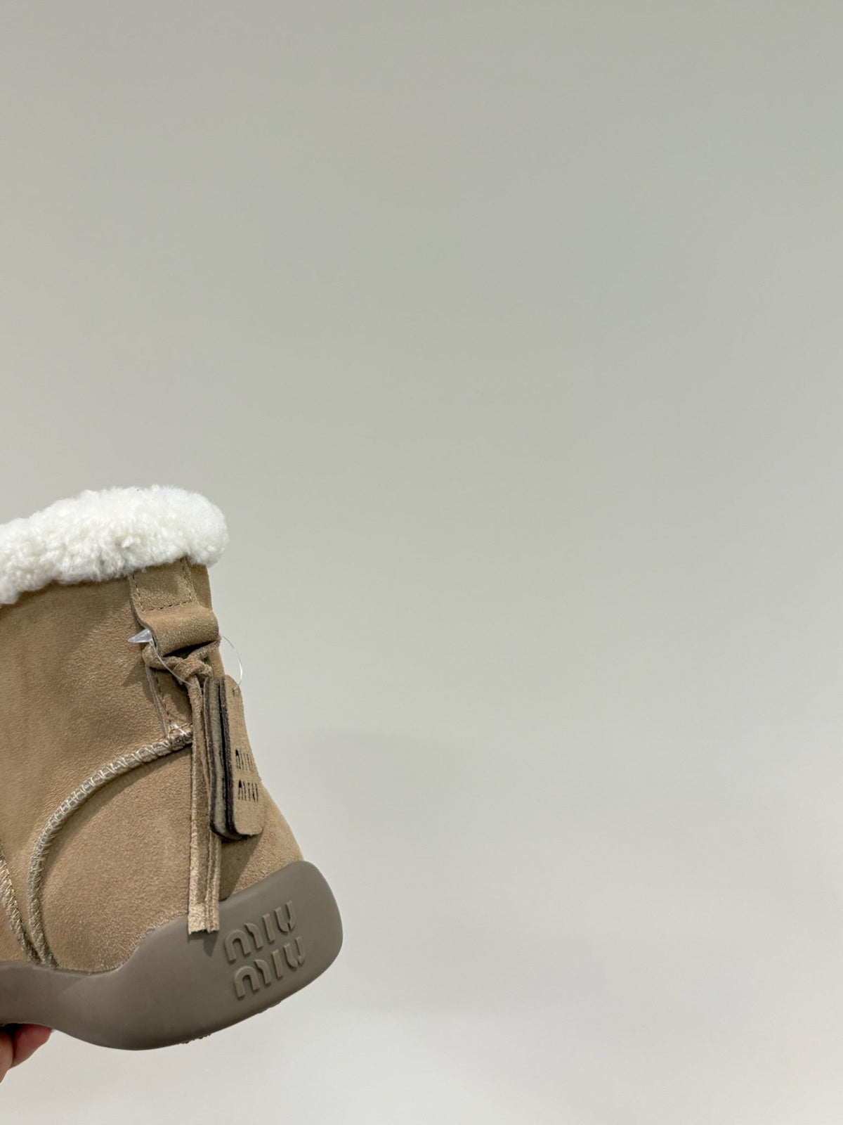 ANKLE BOOTS IN DESERT BROWN SUEDE AND FLEECE LINING