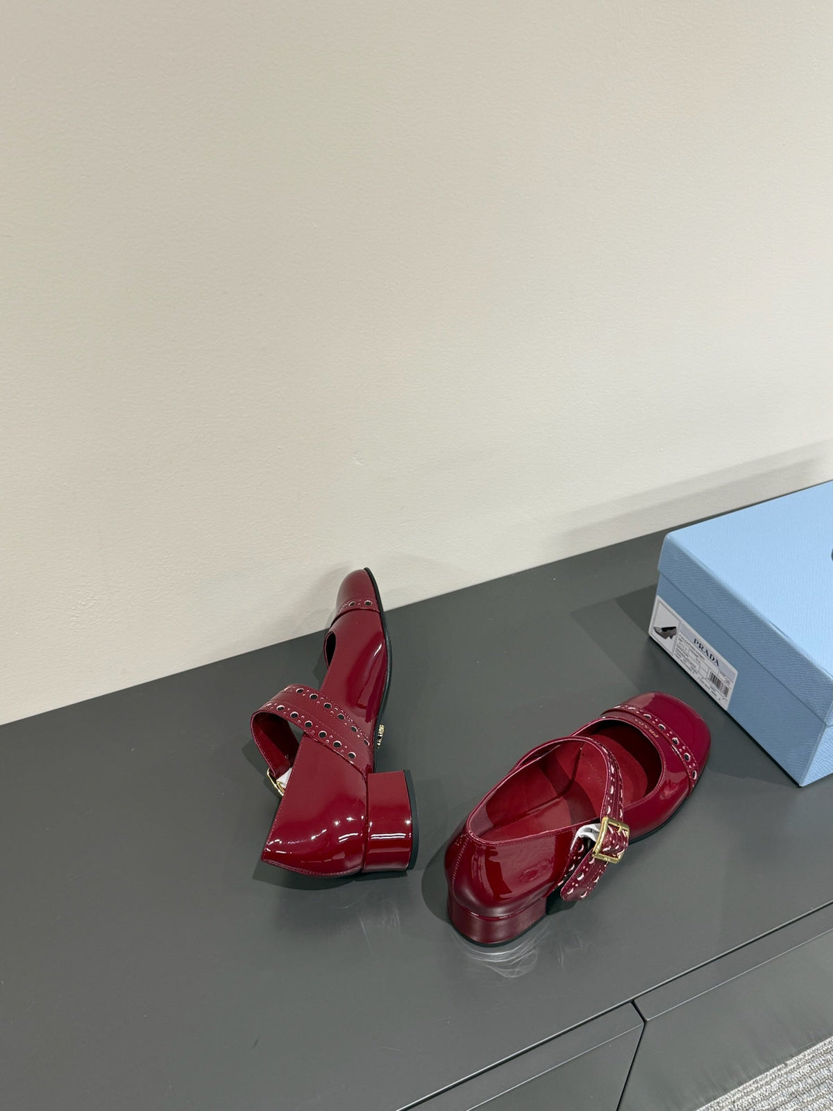 MARY JANE PUMPS IN BURGUNDY RED GLOSSY CALFSKIN