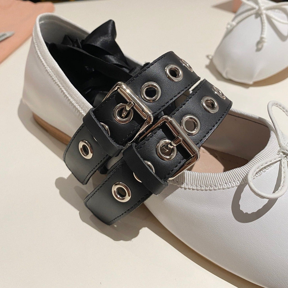 BALLET FLAT SHOES WHITE LAMBSKIN WITH UNIQUE BLACK STRAPS