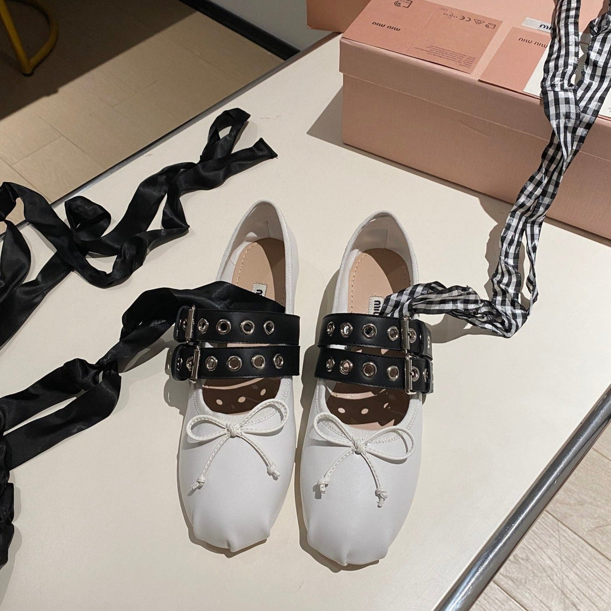 BALLET FLAT SHOES WHITE LAMBSKIN WITH UNIQUE BLACK STRAPS