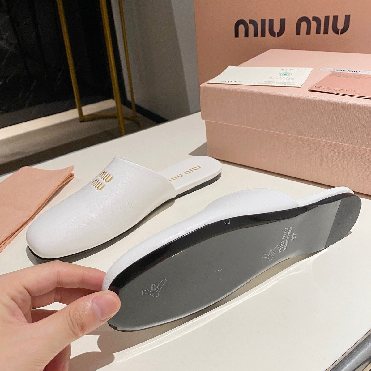 MULES SLIPPERS RETRO WHITE COWHIDE