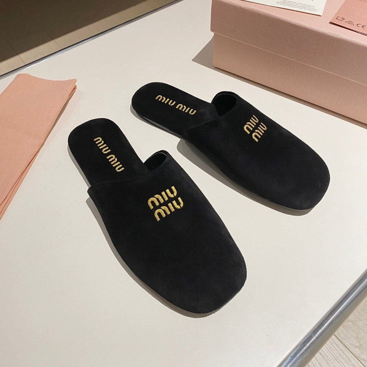 MULES SLIPPERS RETRO BLACK SUEDE