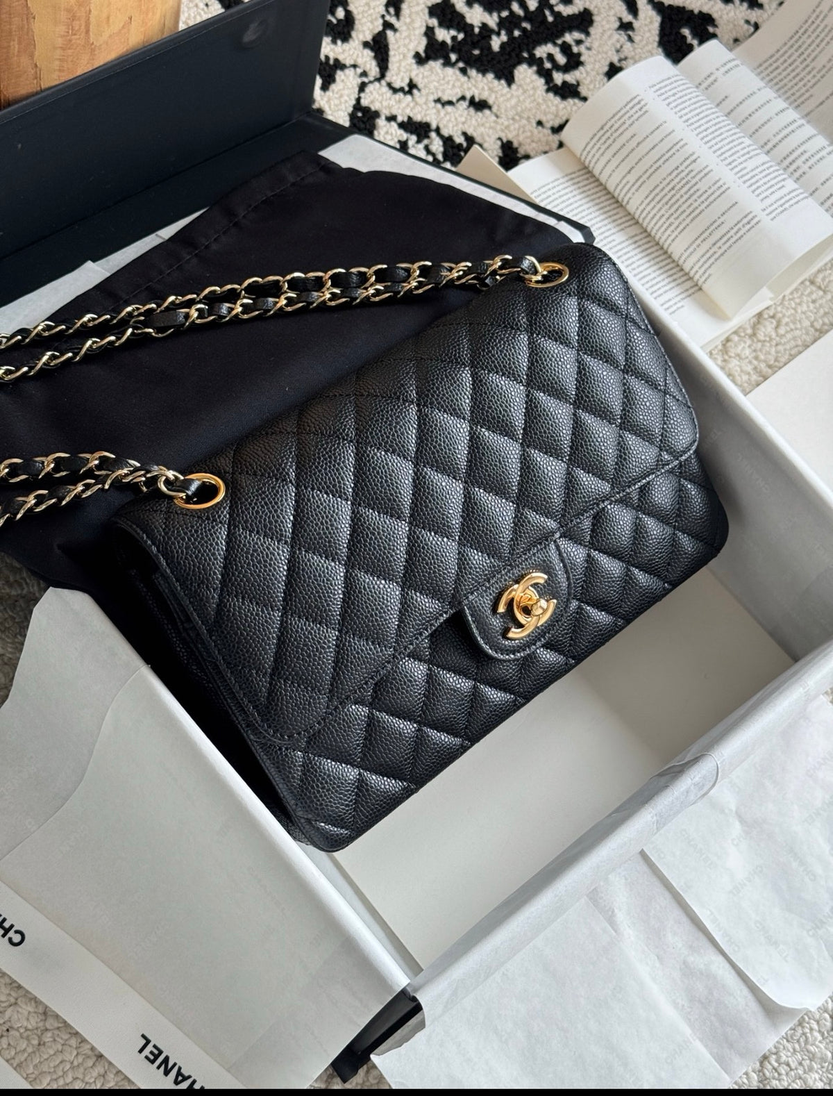Chanel Classic Flap medium Black Gold Hardware