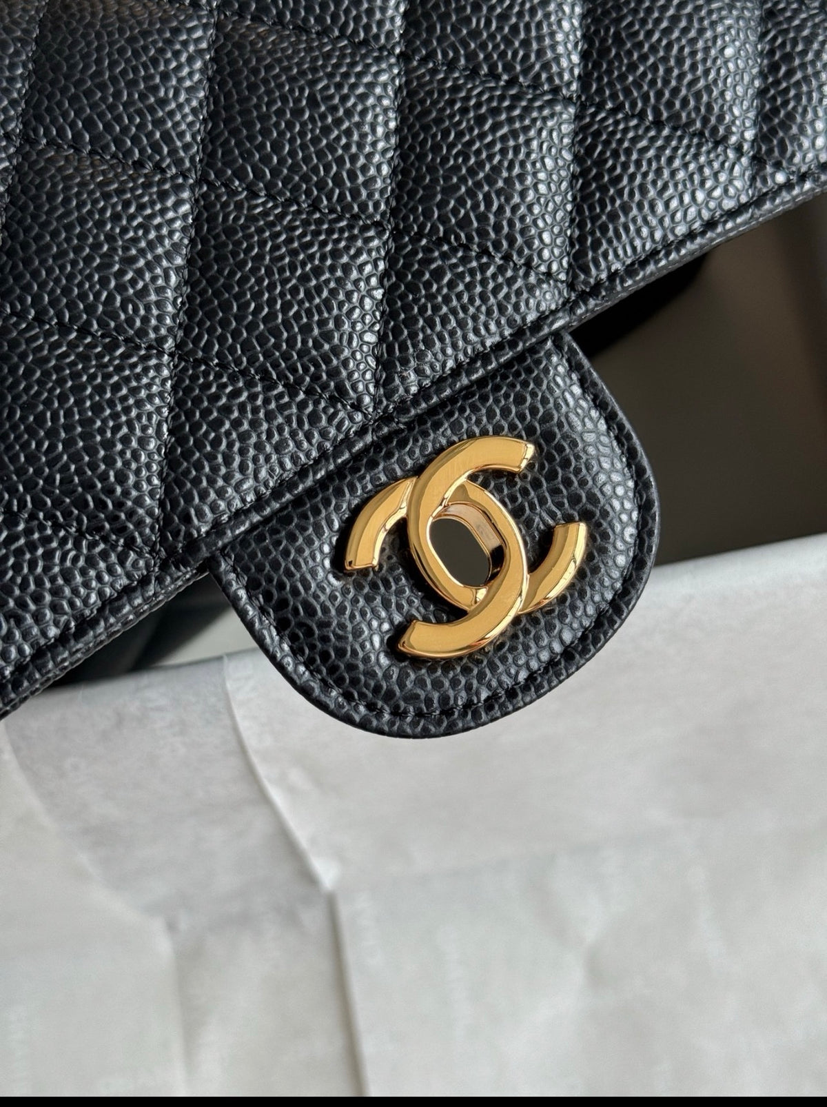 Chanel Classic Flap medium Black Gold Hardware