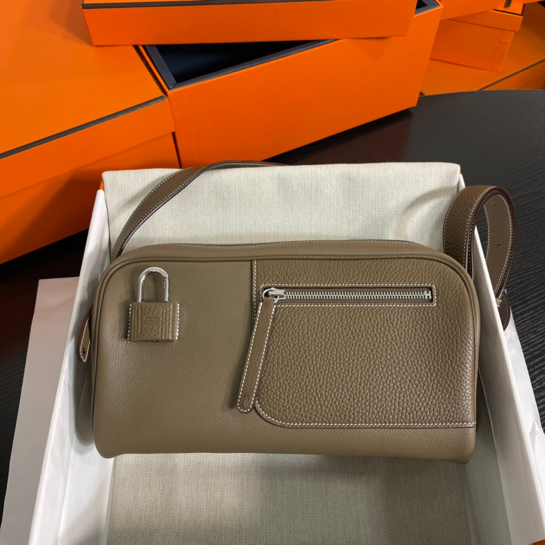 BOSTON NOUVEAU ON BOBY 29 SHOULDER BAG IN COFFEE BROWN CALFSKIN