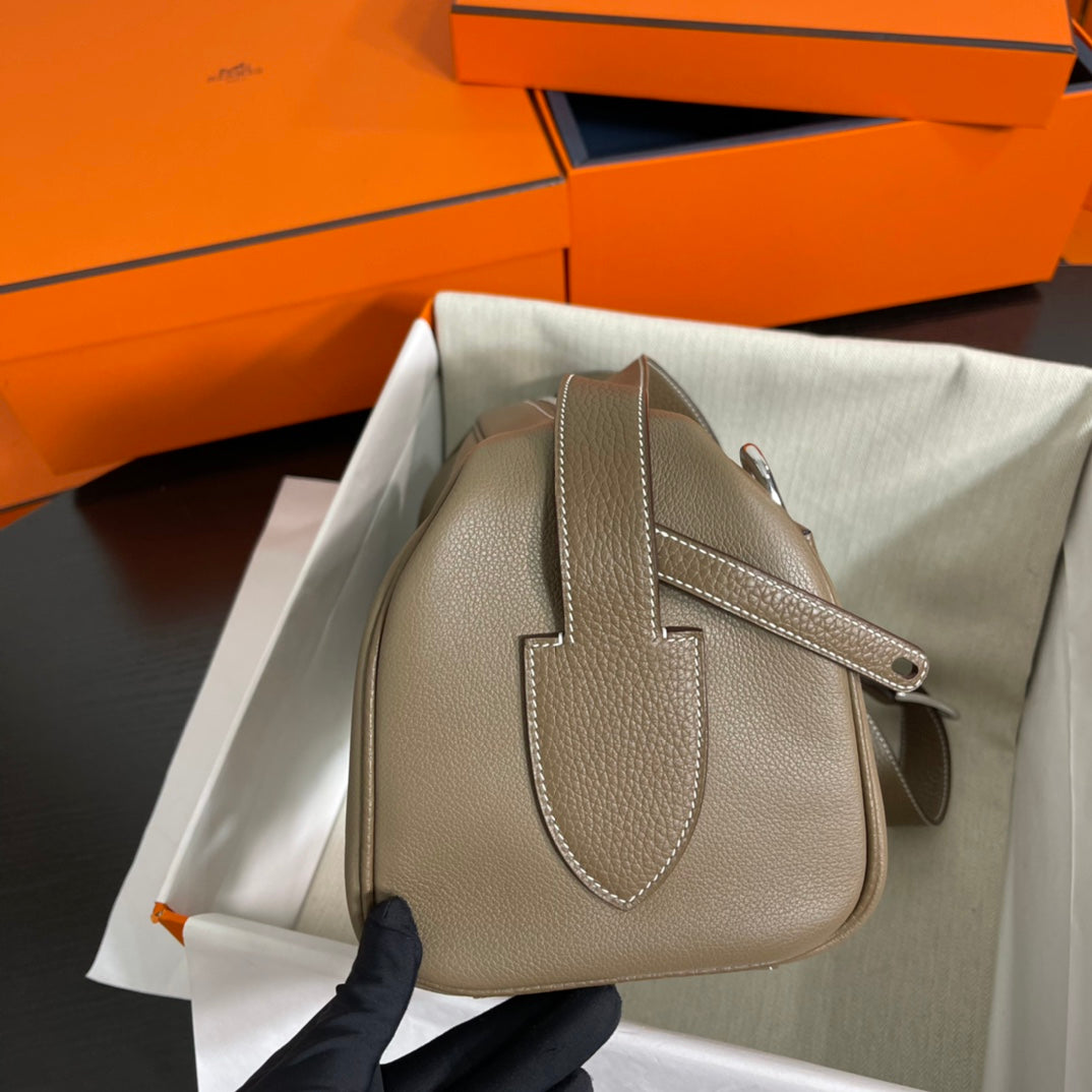 BOSTON NOUVEAU ON BOBY 29 SHOULDER BAG IN COFFEE BROWN CALFSKIN