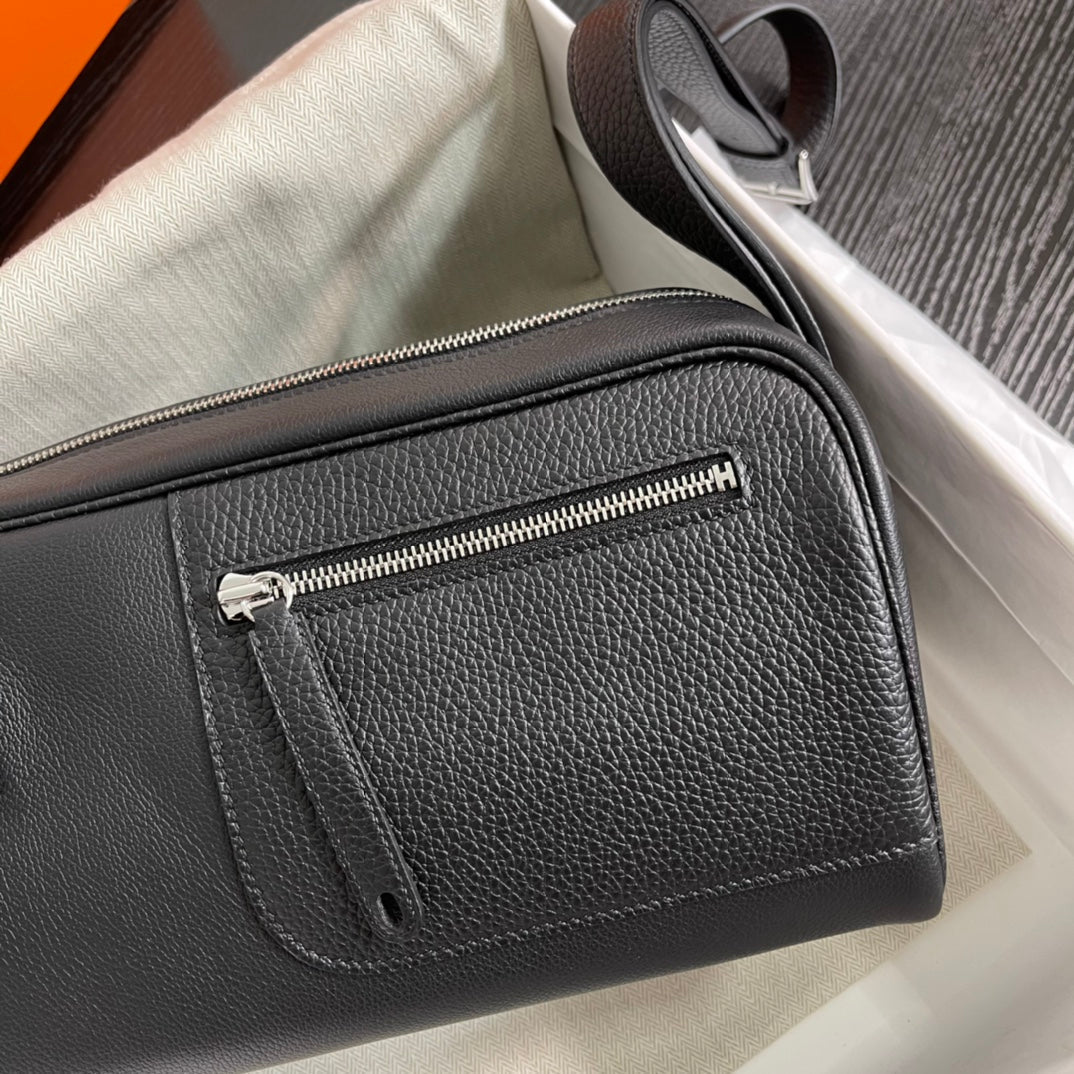 BOSTON NOUVEAU ON BOBY 29 SHOULDER BAG IN BLACK CALFSKIN