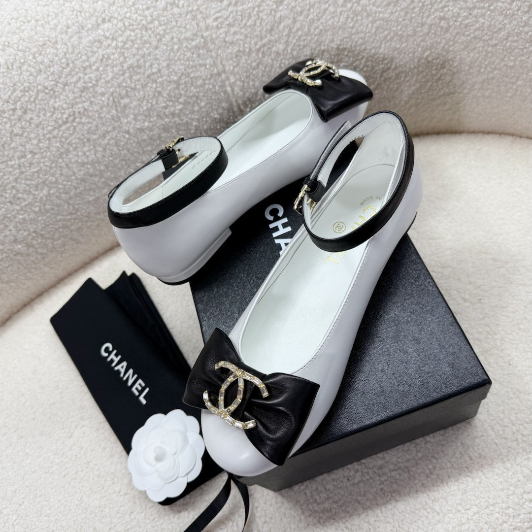 MARY JANE SHOES IN BLACK MIX WHITE LAMBSKIN