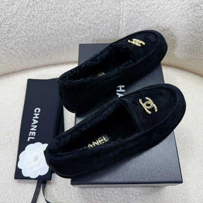 LOAFER IN BLACK SUEDE AND WOOL LINING
