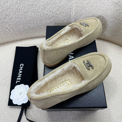 LOAFER IN ECRU TAN SUEDE AND WOOL LINING