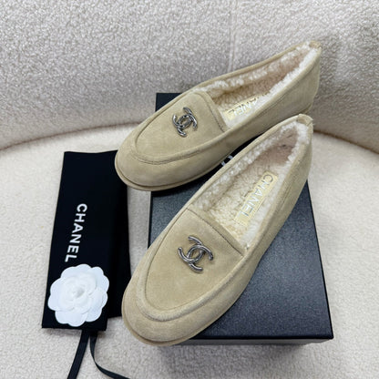 LOAFER IN ECRU TAN SUEDE AND WOOL LINING
