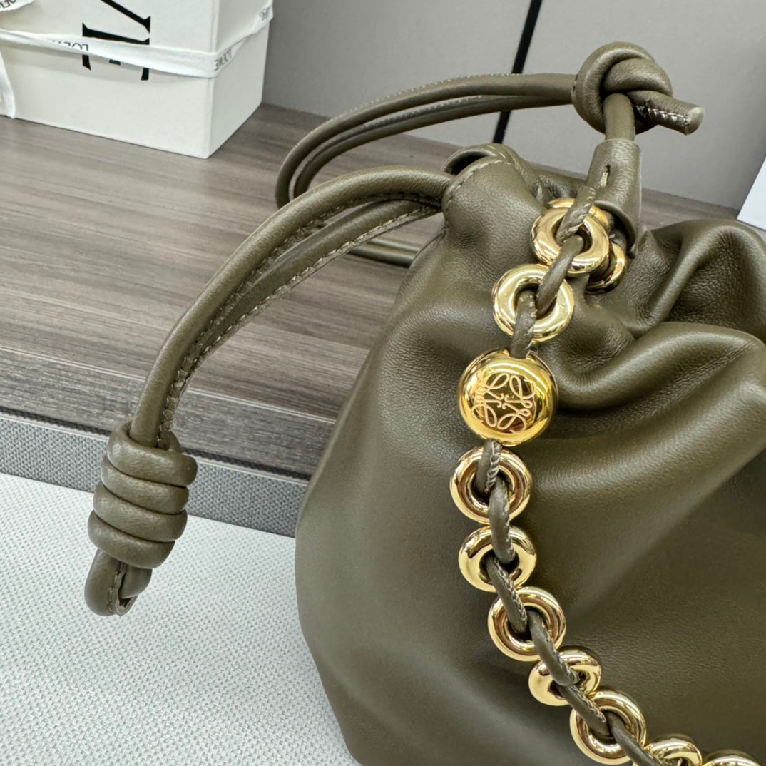LOE 23 FLAMENCO PURSE BUCKET IN ARMY GREEN LAMBSKIN