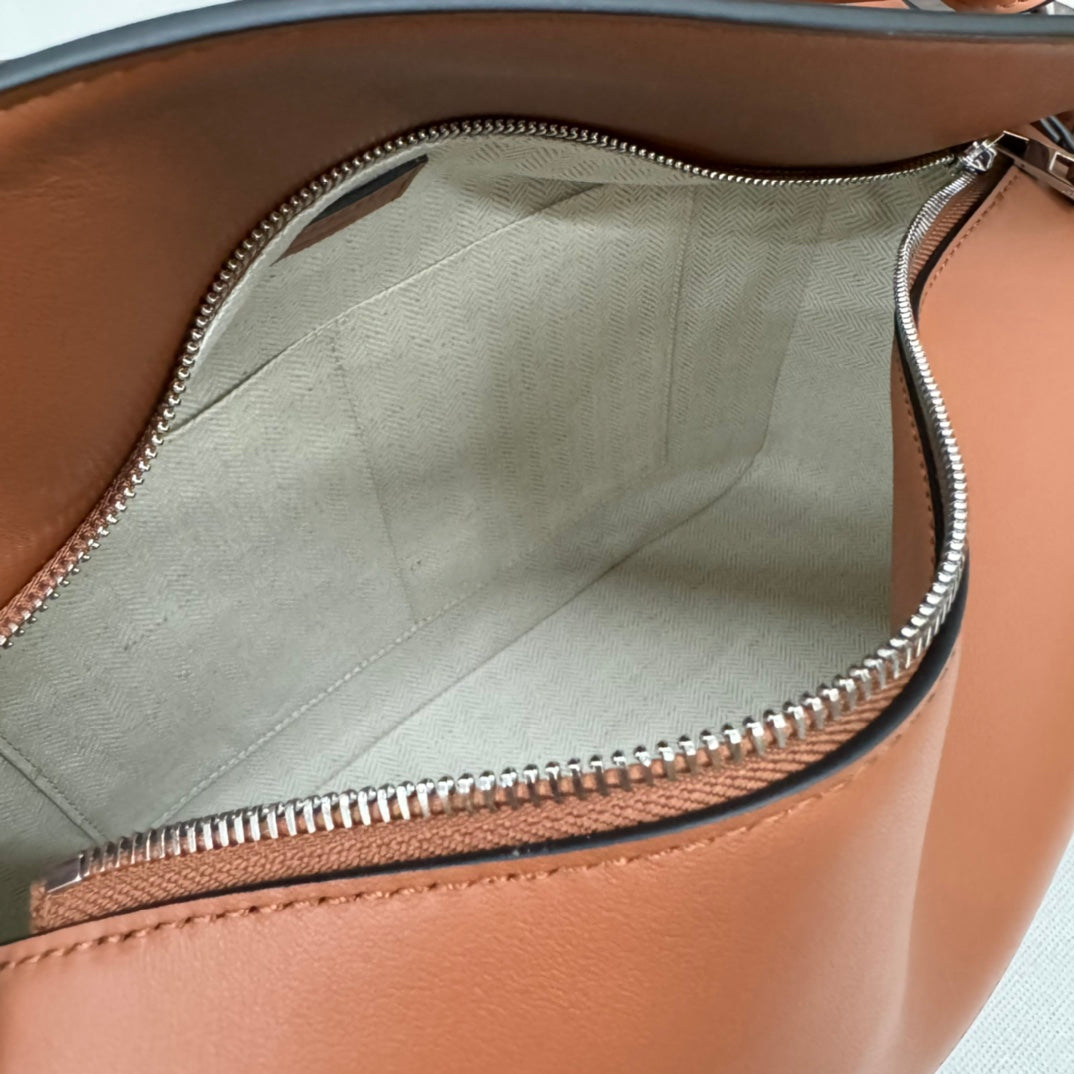 LOEWE Puzzle Edge bag in tan calfskin