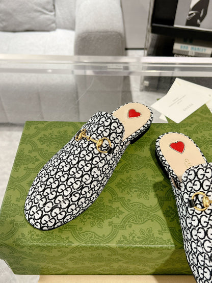 MEN'S MULE WITH HORSEBIT IN BLACK MIX WHITE MONOGRAM JACQUARD FABRIC