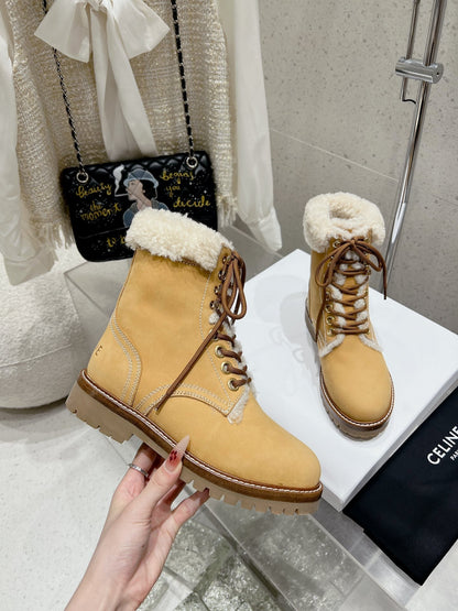 MARTIN BOOT IN PEANUT BROWN SUEDE AND WHITE FLEECE