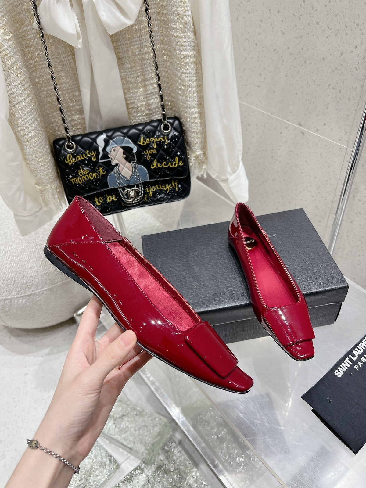 BALLERINA FLATS IN RUBY RED PATENT CALFSKIN