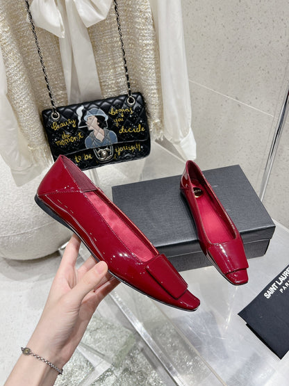 BALLERINA FLATS IN RUBY RED PATENT CALFSKIN