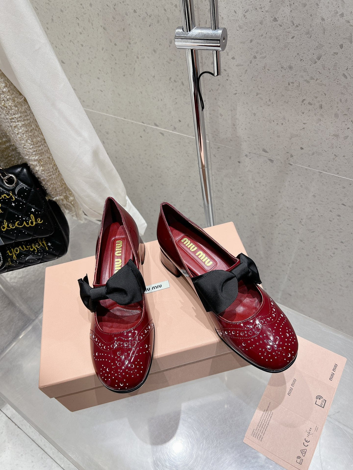 MARY JANE MID HEEL PUMPS IN RUBY RED PATENT LAMBSKIN WITH BOW