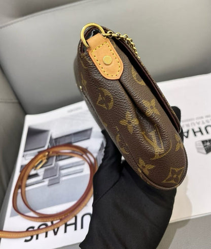 Louis Vuitton Favorite MM