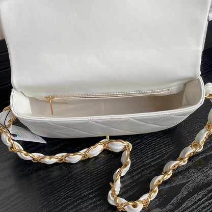 MEDIUM FLAP BAG 26 IN WHITE CALFSKIN GOLD DOUBLE C THICK CHAIN