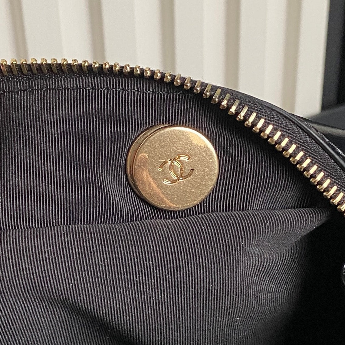 BOWLING BAG 29 IN BLACK SHINY CALFSKIN GOLD HARDWARE