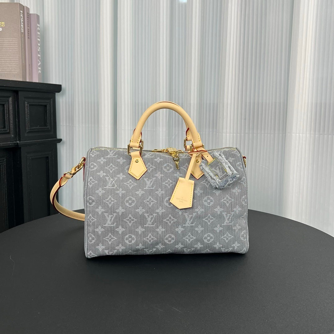 Louis Vuitton Speedy Soft 30 bag in Monogram Denim canva