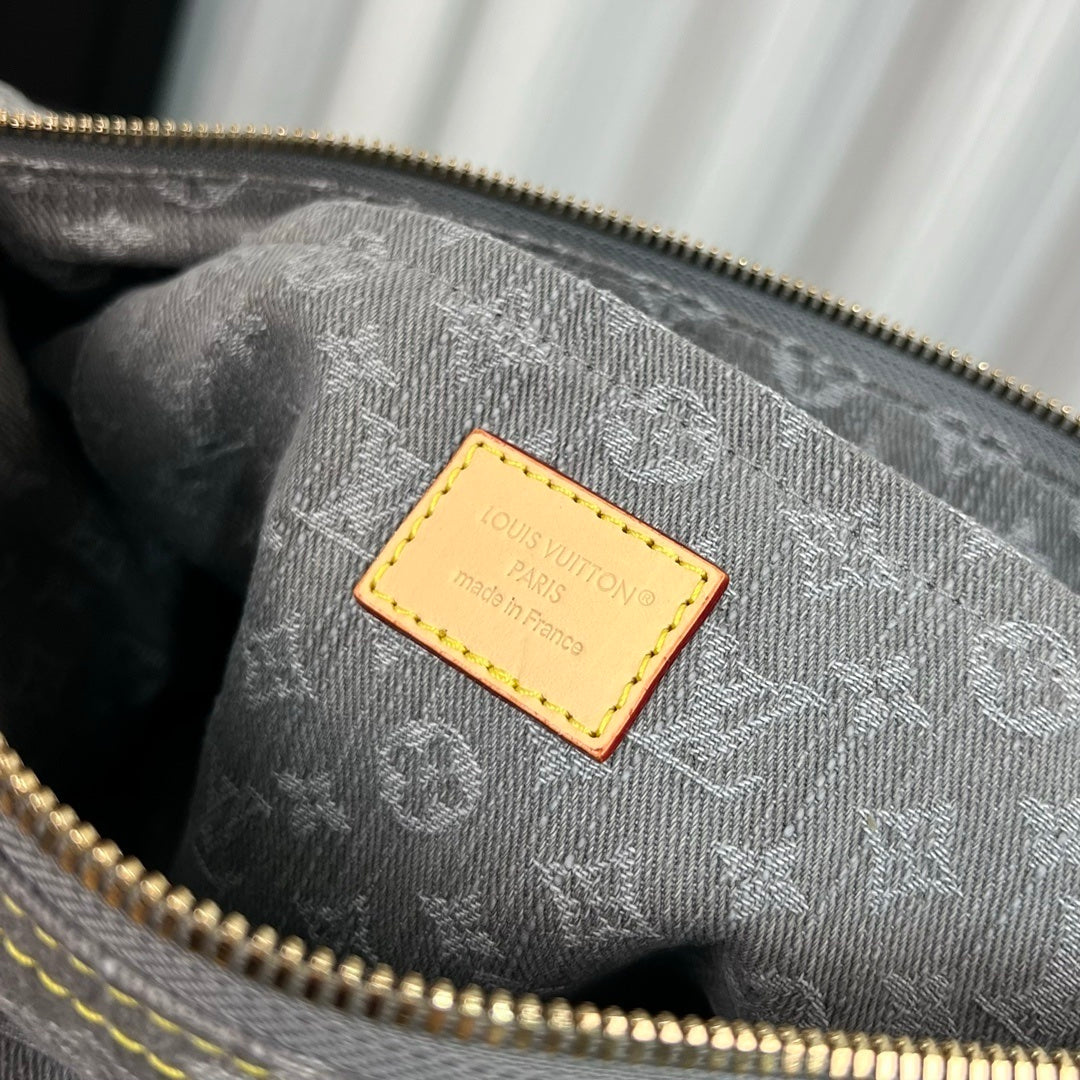Louis Vuitton Speedy Soft 30 bag in Monogram Denim canva