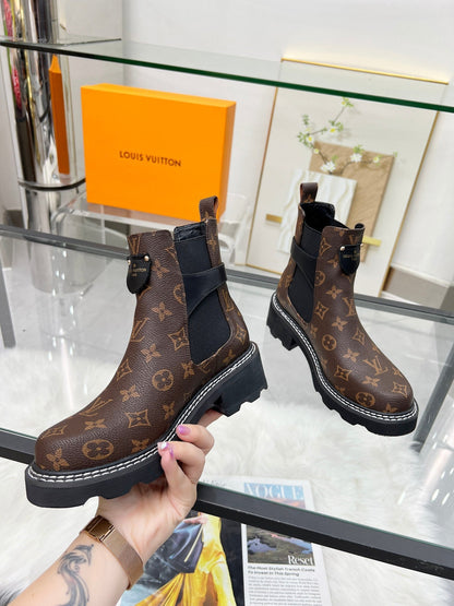 LV WOMEN'S SHORT BOOTS IN CHOCOLATE BROWN MONOGRAM CALFSKIN