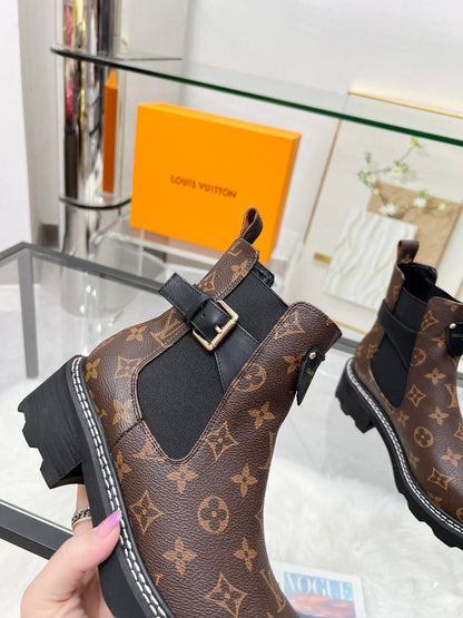 LV WOMEN'S SHORT BOOTS IN CHOCOLATE BROWN MONOGRAM CALFSKIN