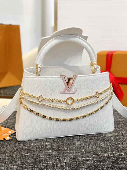 Louis Vuitton Capucines BB handbag in white Taurillon leather