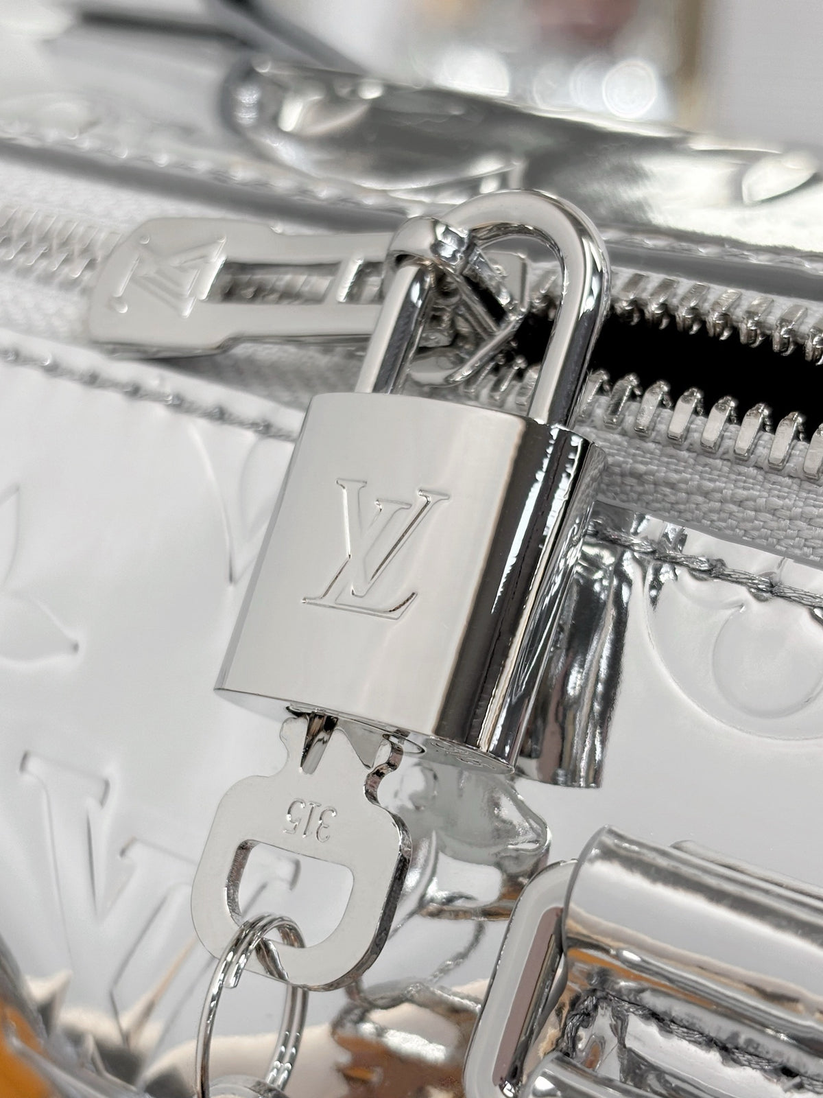 Louis Vuitton Speedy Bandoulière 20 bag