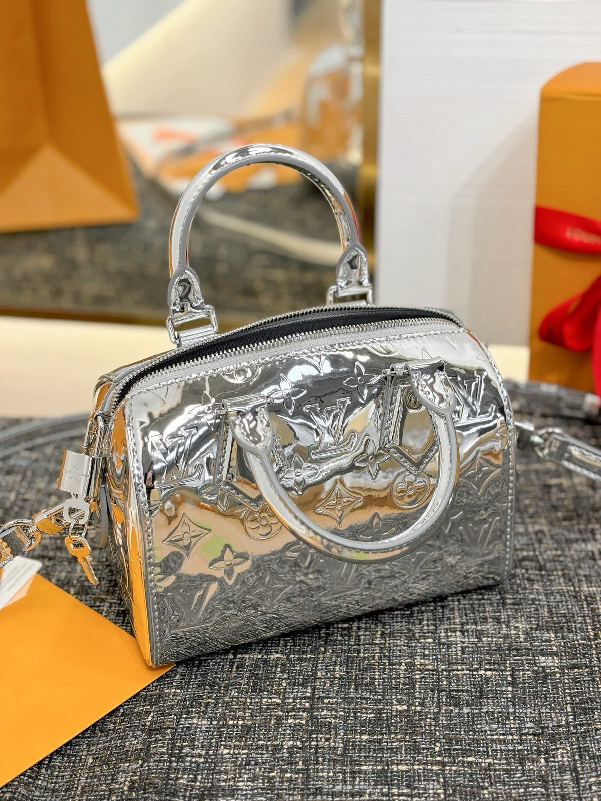 Louis Vuitton Speedy Bandoulière 20 bag