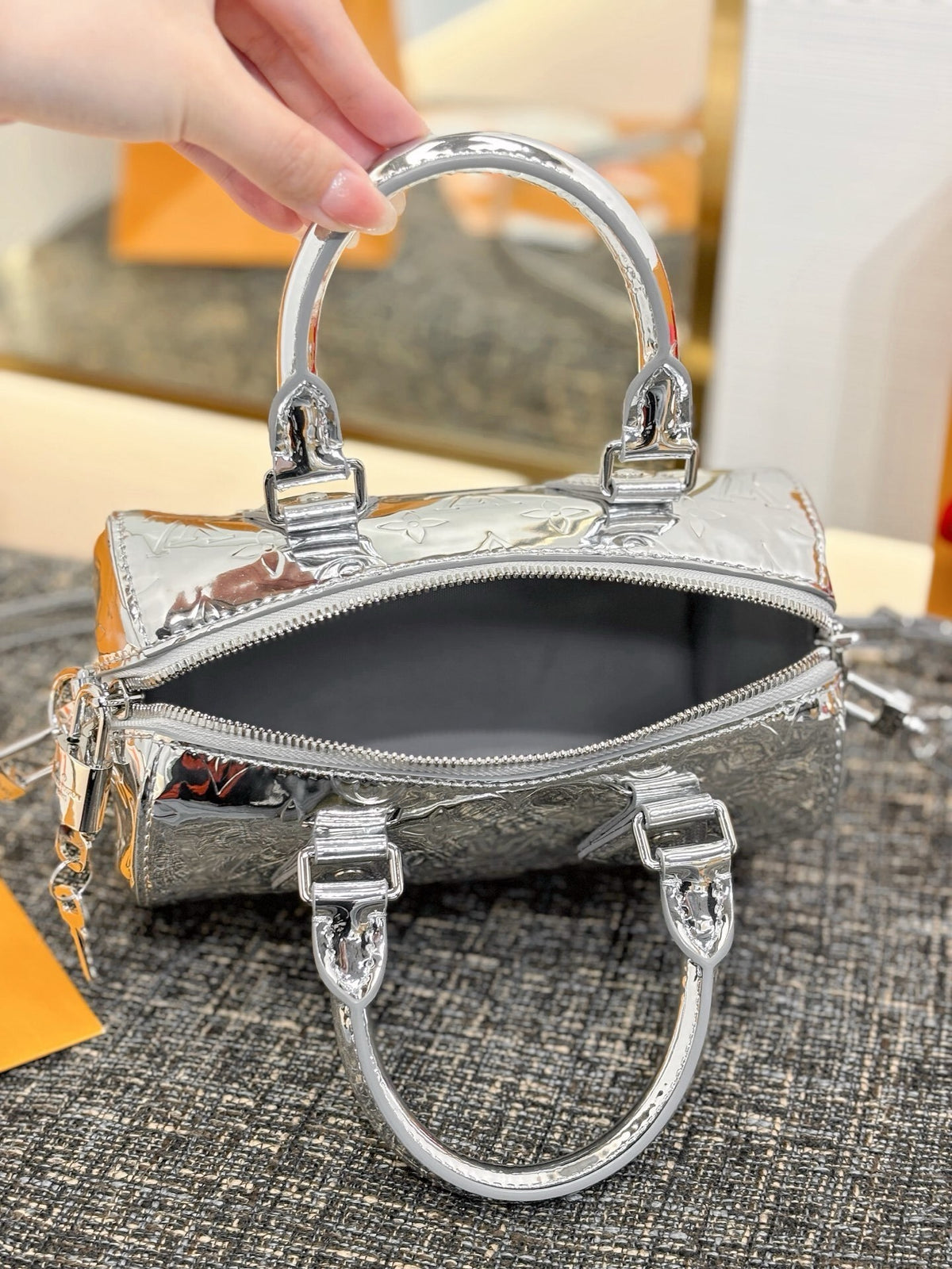 Louis Vuitton Speedy Bandoulière 20 bag