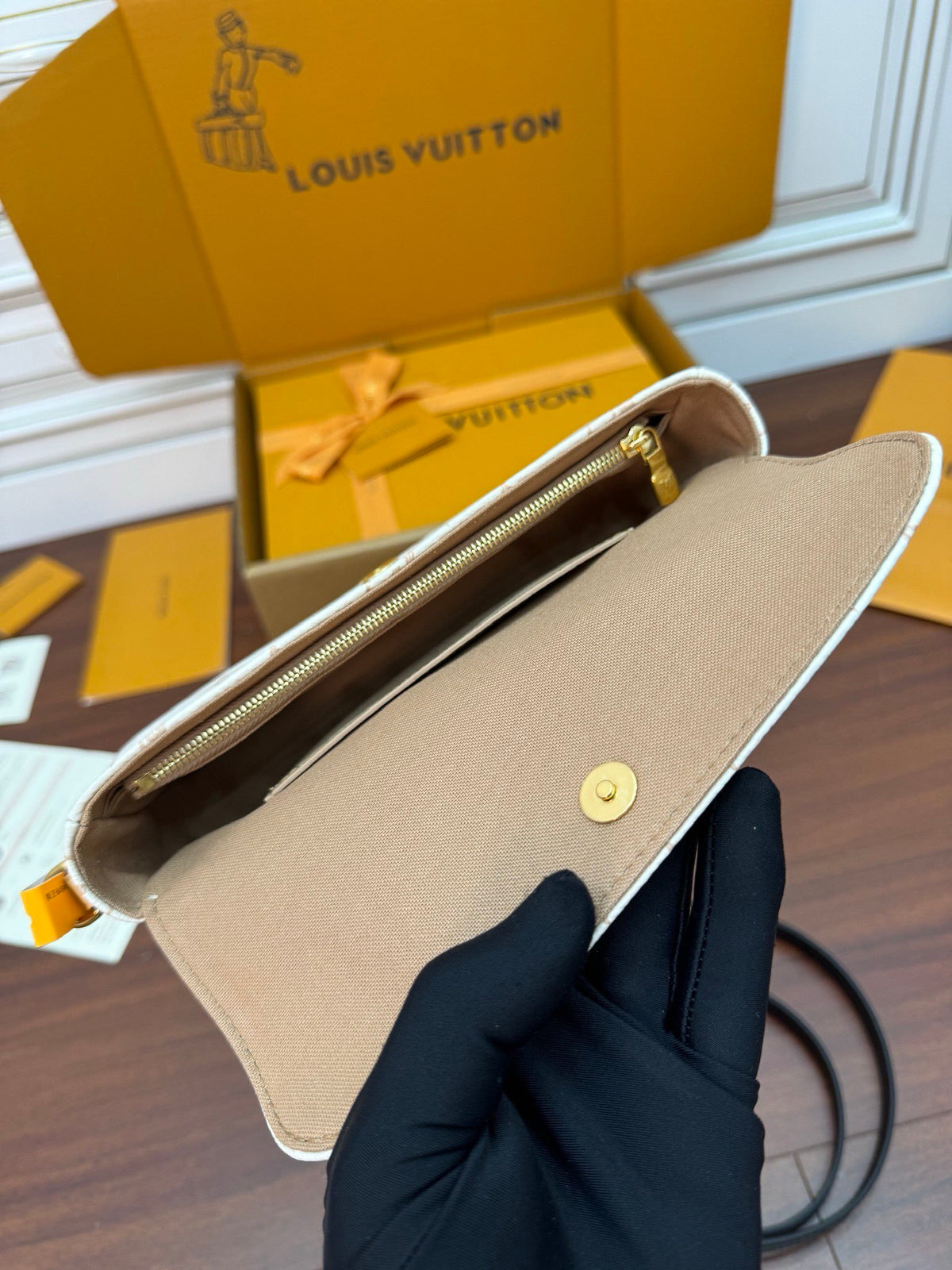 Louis Vuitton Wallet On Chain Ivy M83091