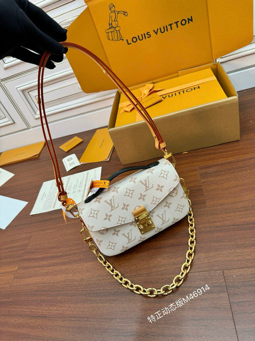 Louis Vuitton Pochette Métis East West