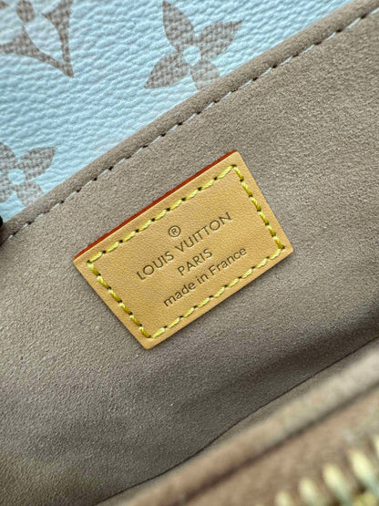 Louis Vuitton Pochette Métis East West