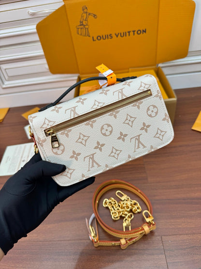 Louis Vuitton Pochette Métis East West